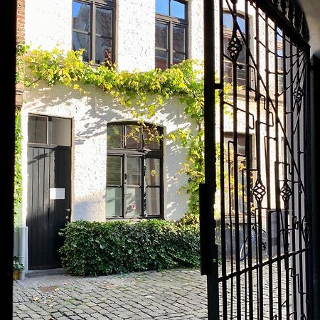 Heaven At 11, Your Deluxe Studio With Personal Bathroom, Kitchenette & Terrace Ghent Exterior photo